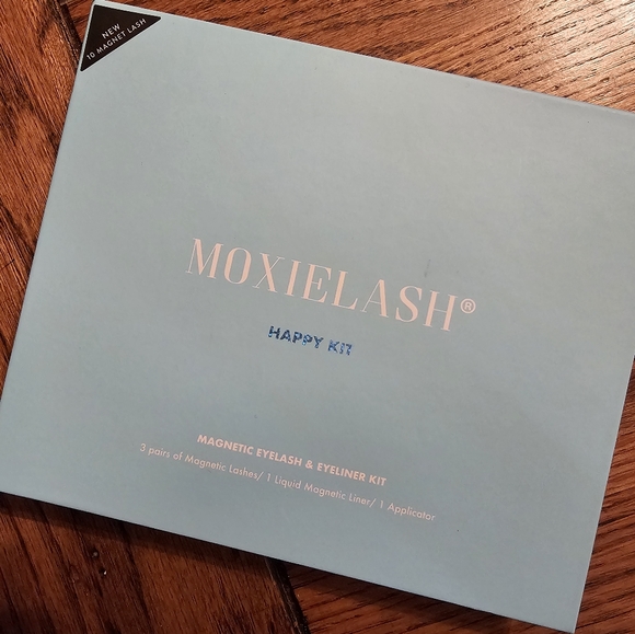 MoxieLash Kits - Picture 7 of 11